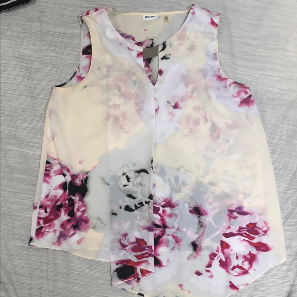 DKNYC sleeveless floral blouse